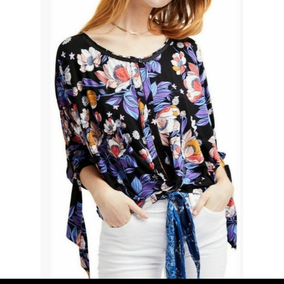 Free People tropical moving on top. - Picture 5 of 5